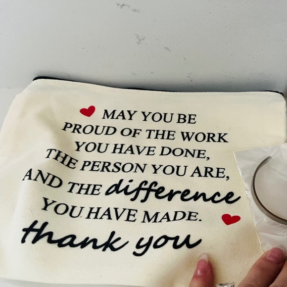 NEW 2pc Thank you gift makeup bag & bracelet, Make a difference Thank you gift 2 - Picture 1 of 3